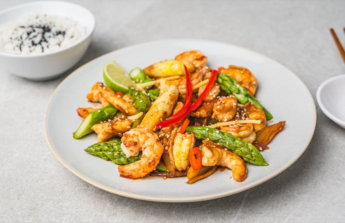 Wok asparagus with shrimp, chili and ginger